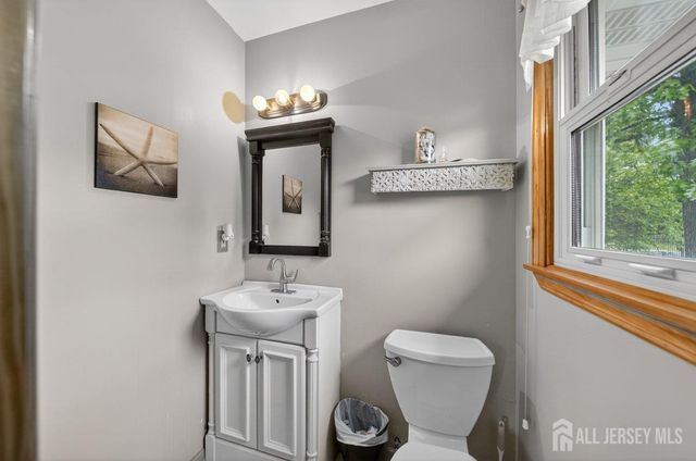 16 Dusko Drive, Parlin, NJ 08859