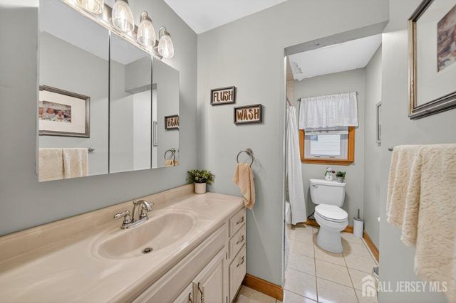 16 Dusko Drive, Parlin, NJ 08859