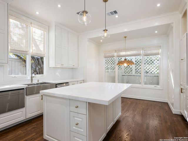 160 Burr, San Antonio, TX 78209