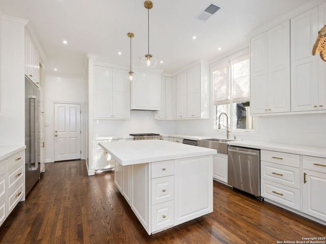 160 Burr, San Antonio, TX 78209