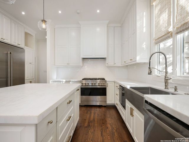 160 Burr, San Antonio, TX 78209