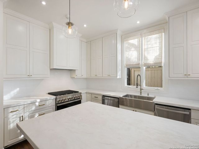 160 Burr, San Antonio, TX 78209