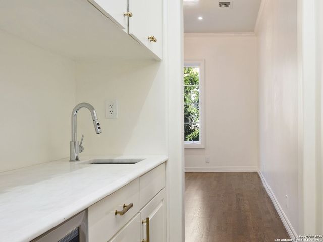 160 Burr, San Antonio, TX 78209