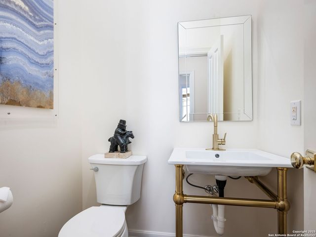 160 Burr, San Antonio, TX 78209