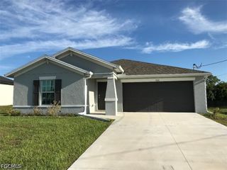 2131 NE 34th TER, Cape Coral, FL 33909