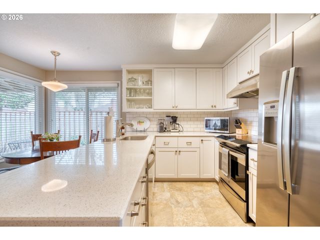 5230 Sw BARCLAY Ct, Beaverton, OR 97005