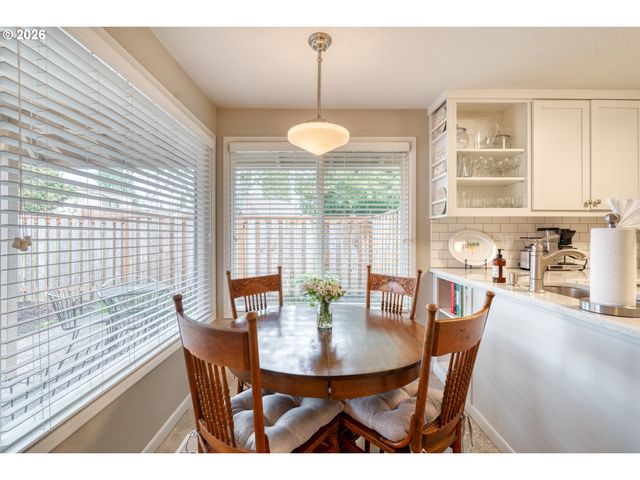 5230 Sw BARCLAY Ct, Beaverton, OR 97005