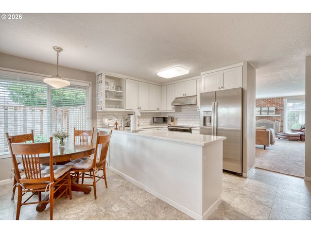 5230 Sw BARCLAY Ct, Beaverton, OR 97005