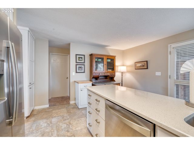 5230 Sw BARCLAY Ct, Beaverton, OR 97005