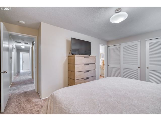 5230 Sw BARCLAY Ct, Beaverton, OR 97005