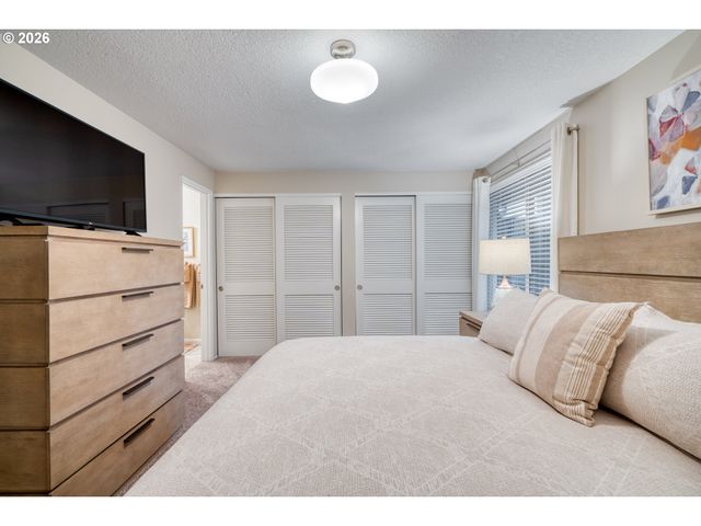 5230 Sw BARCLAY Ct, Beaverton, OR 97005