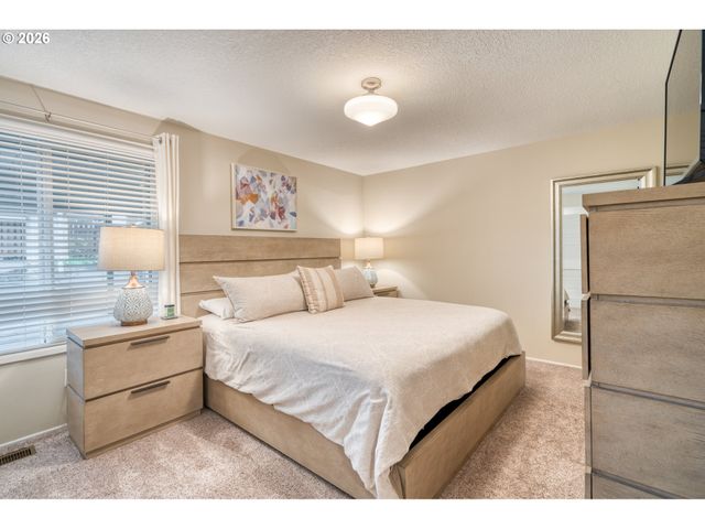 5230 Sw BARCLAY Ct, Beaverton, OR 97005