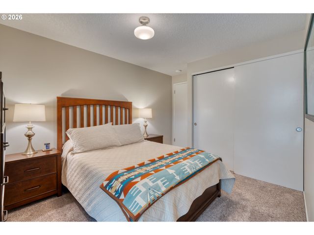 5230 Sw BARCLAY Ct, Beaverton, OR 97005