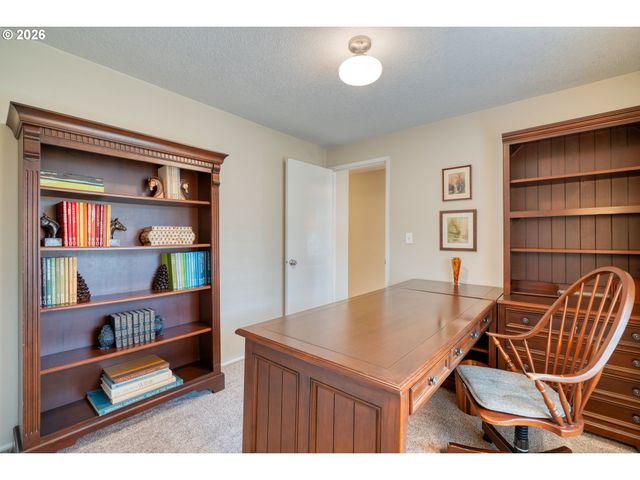 5230 Sw BARCLAY Ct, Beaverton, OR 97005