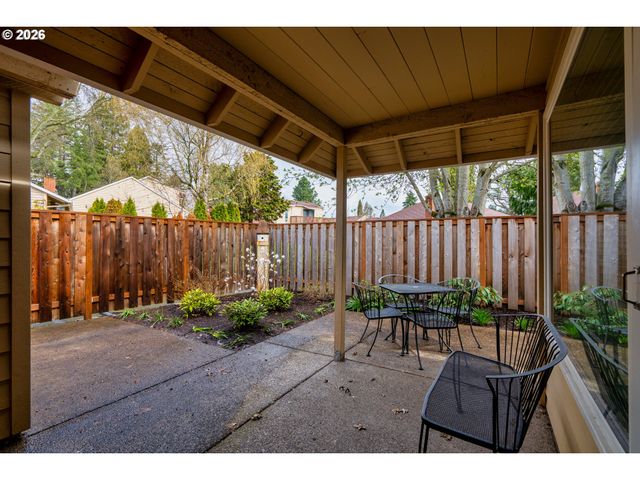 5230 Sw BARCLAY Ct, Beaverton, OR 97005