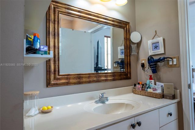 15285 SW 30th Ter, Miami, FL 33185