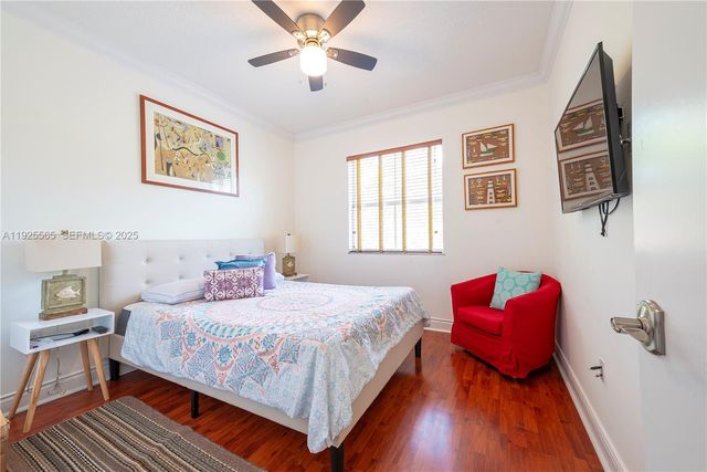 15285 SW 30th Ter, Miami, FL 33185