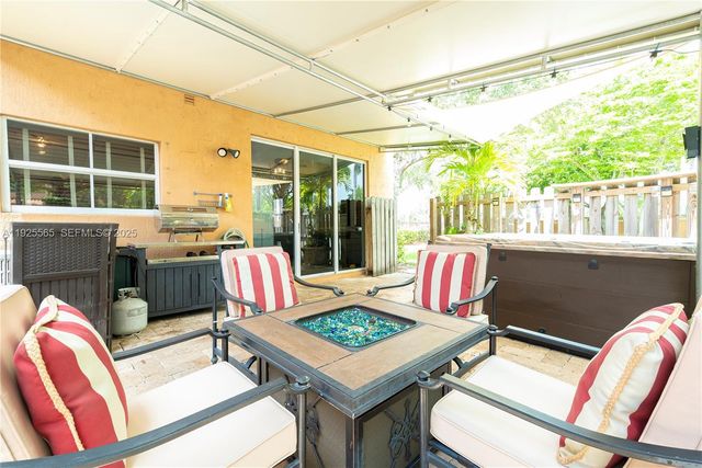 15285 SW 30th Ter, Miami, FL 33185