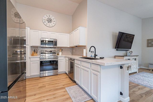 2574 W Sawtooth Way, San Tan Valley, AZ 85144