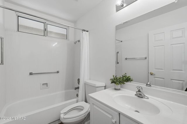 2247 E Jonquil Street, Oro Valley, AZ 85755