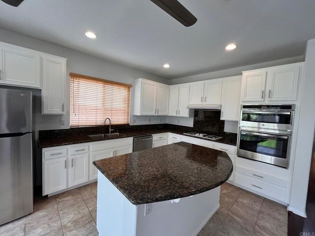 3840 Stoneridge Rd, Carlsbad, CA 92010