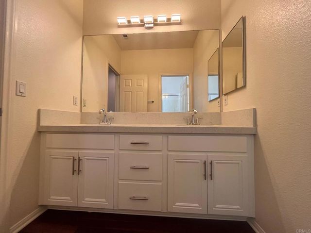 3840 Stoneridge Rd, Carlsbad, CA 92010
