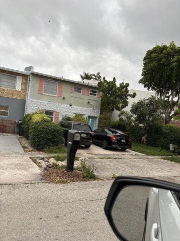 305 Sunshine Drive, Coconut Creek, FL 33066