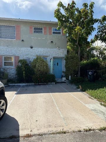 305 Sunshine Drive, Coconut Creek, FL 33066