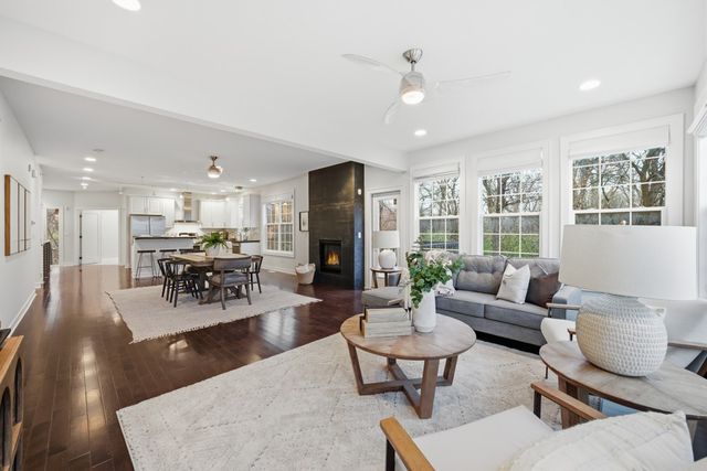 16387 Boston Commons Circle, Clive, IA 50325