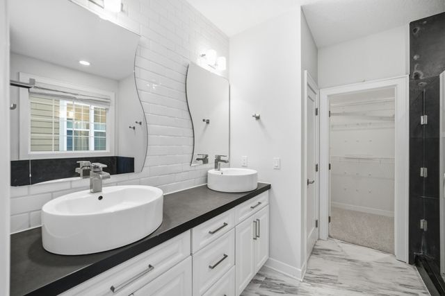 16387 Boston Commons Circle, Clive, IA 50325