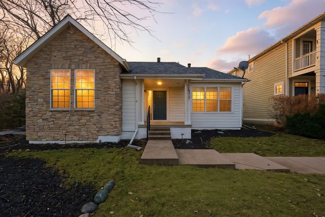 16387 Boston Commons Circle, Clive, IA 50325