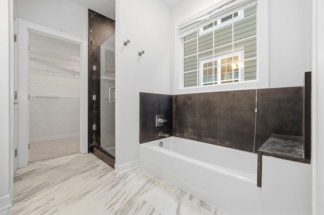 16387 Boston Commons Circle, Clive, IA 50325