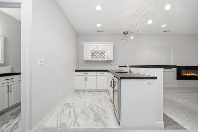 16387 Boston Commons Circle, Clive, IA 50325