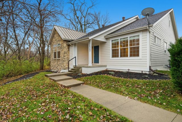 16387 Boston Commons Circle, Clive, IA 50325