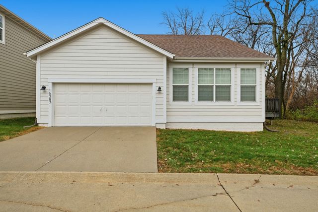 16387 Boston Commons Circle, Clive, IA 50325