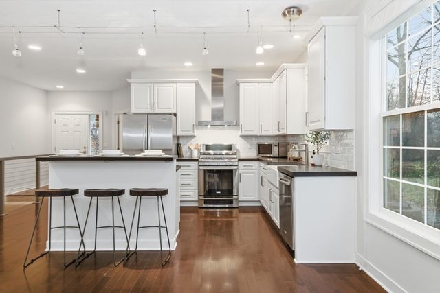 16387 Boston Commons Circle, Clive, IA 50325