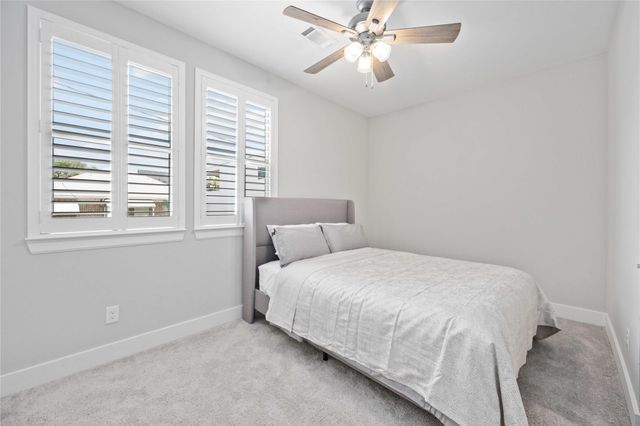 1324 W Pierce St, Houston, TX 77019