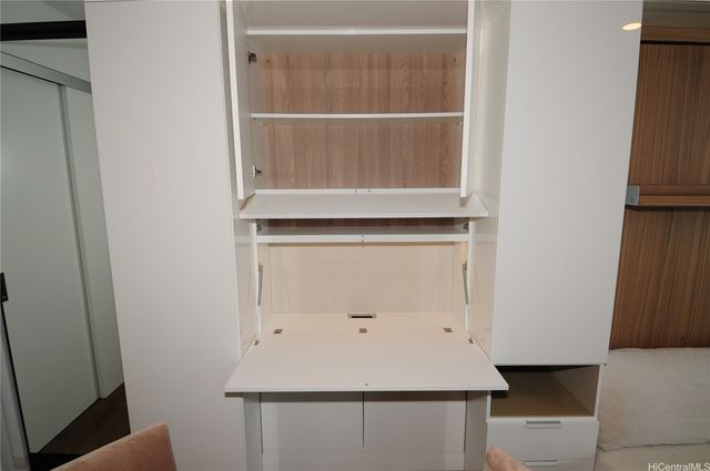 987 Queen Street 1208, Honolulu, HI 96814