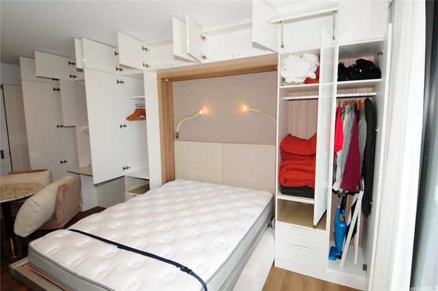 987 Queen Street 1208, Honolulu, HI 96814