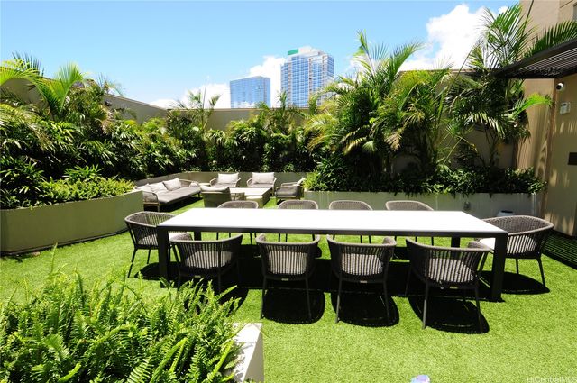 987 Queen Street 1208, Honolulu, HI 96814