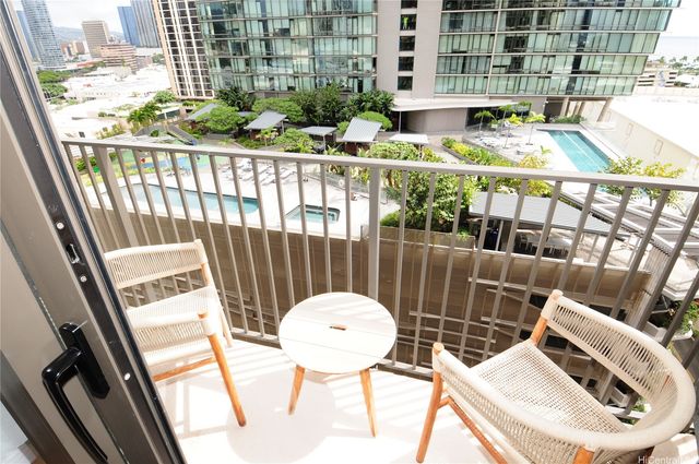 987 Queen Street 1208, Honolulu, HI 96814