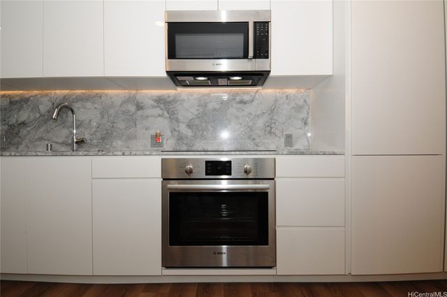 987 Queen Street 1208, Honolulu, HI 96814