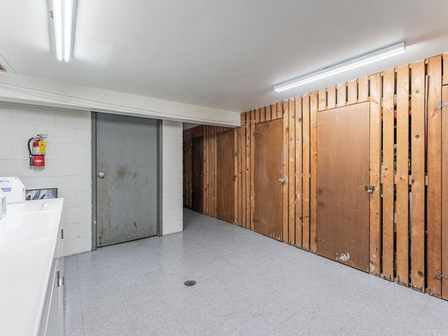 5331 N Delphia Avenue 331e, Chicago, IL 60656