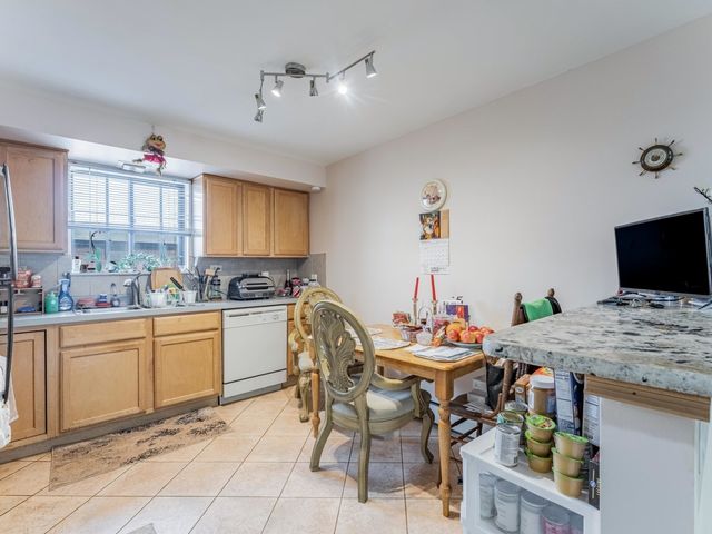 5331 N Delphia Avenue 331e, Chicago, IL 60656