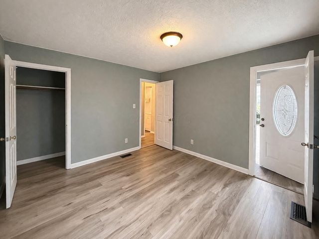 1078 E 19th Avenue, Columbus, OH 43211