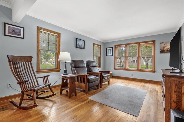 2452 S 74th STREET, West Allis, WI 53219