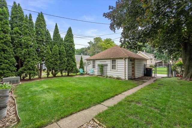 2452 S 74th STREET, West Allis, WI 53219