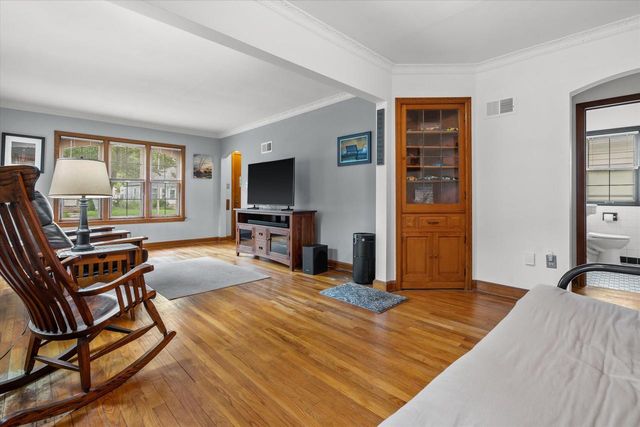 2452 S 74th STREET, West Allis, WI 53219