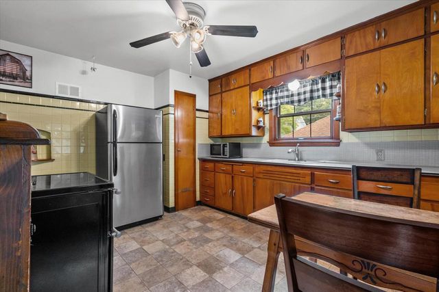 2452 S 74th STREET, West Allis, WI 53219