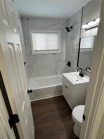 7002 E 112 Street, Kansas City, MO 64134